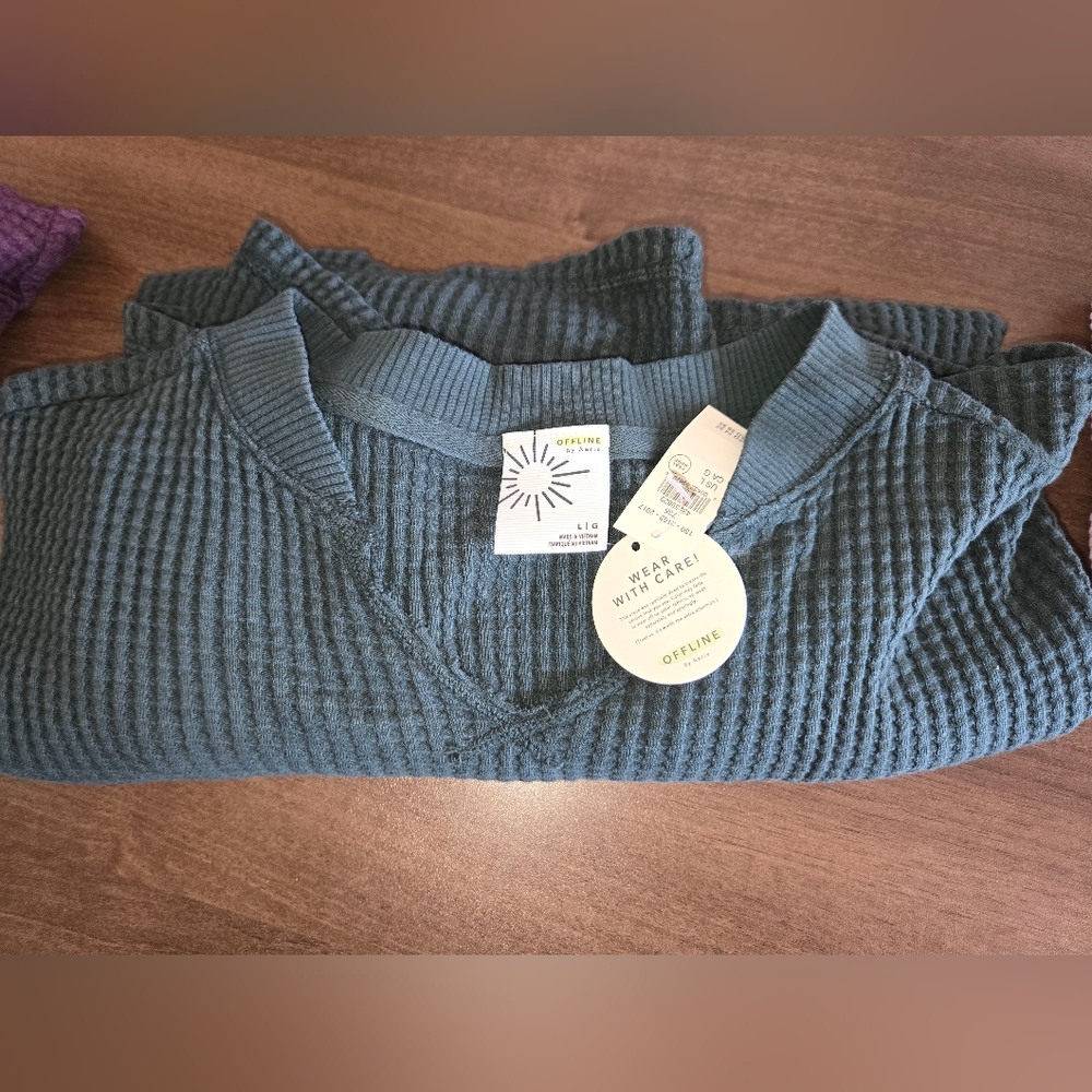 Offline By Aerie Wow! Waffle Notch Neck Long Sleeve Tee - L - Green - NWT
